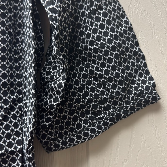 NWT blouse - Picture 2 of 3